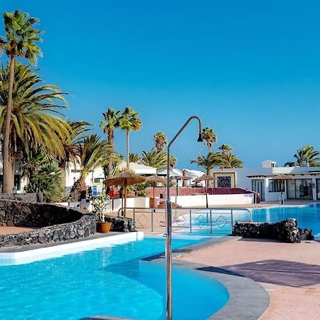 Apartamento Taisa Playa Roca Costa Teguise Exterior foto