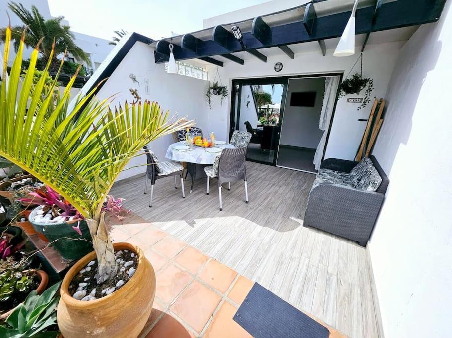 Apartamento Taisa Playa Roca Costa Teguise Exterior foto