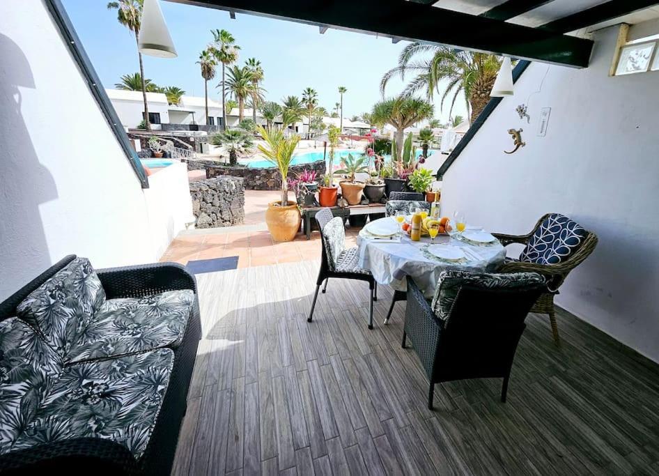 Apartamento Taisa Playa Roca Costa Teguise Exterior foto