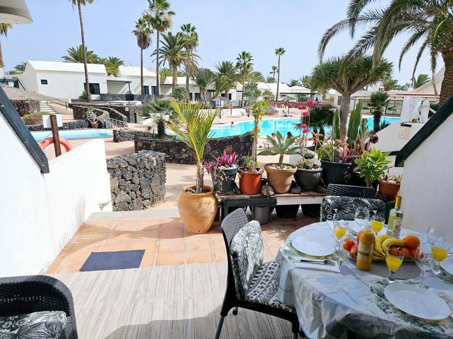 Apartamento Taisa Playa Roca Costa Teguise Exterior foto