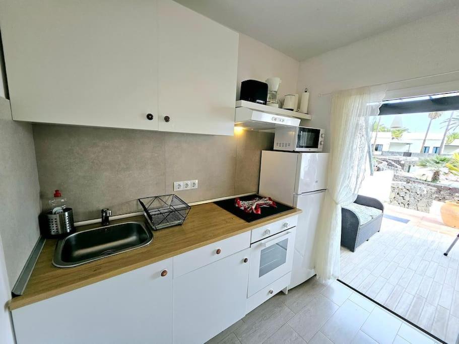 Apartamento Taisa Playa Roca Costa Teguise Exterior foto