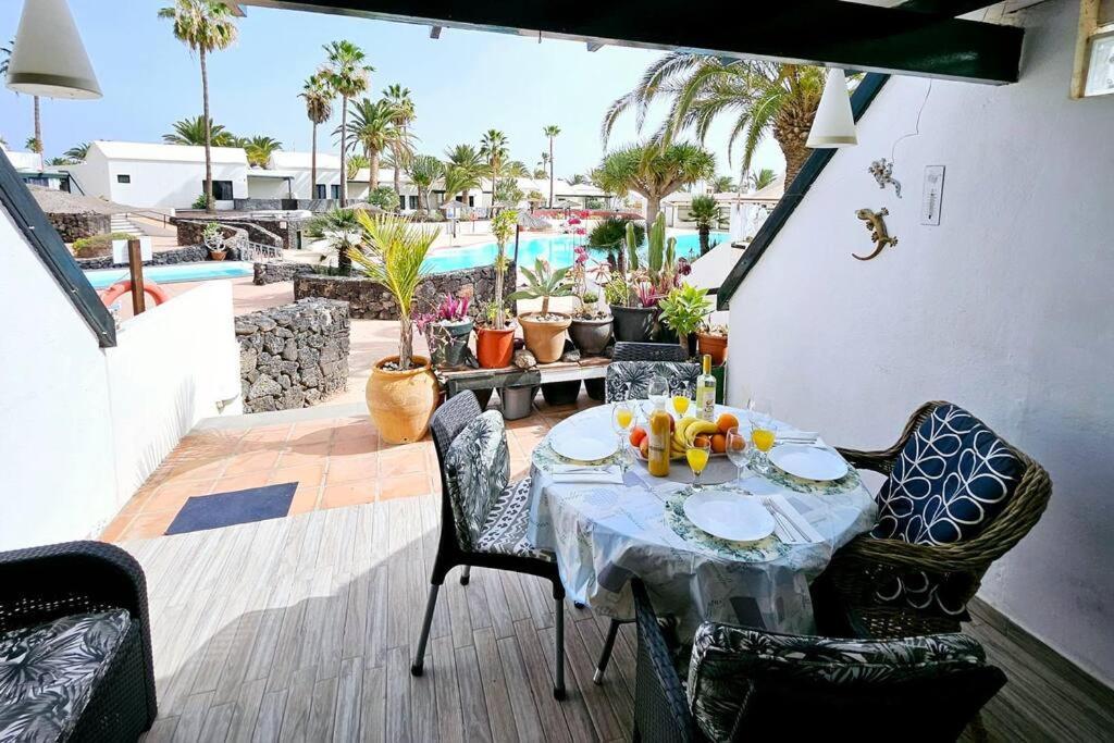 Apartamento Taisa Playa Roca Costa Teguise Exterior foto